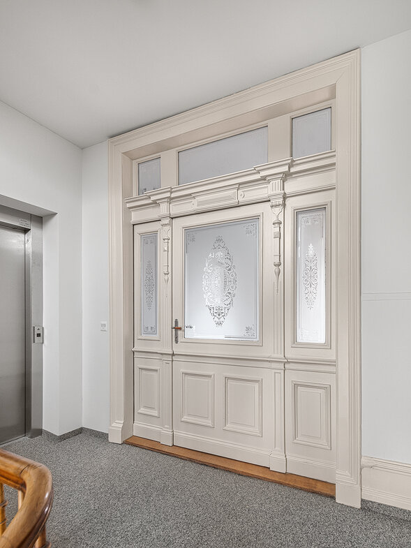 heritage® Verfahren - Wohnungsabschluss - Brandschutz - Sicherheit - Doppelflüglig mit Seitenteilen und Oblicht | © ARCHIBATCH